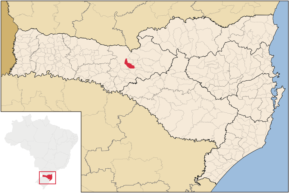 Mapa de localização de Treze Tílias em SC